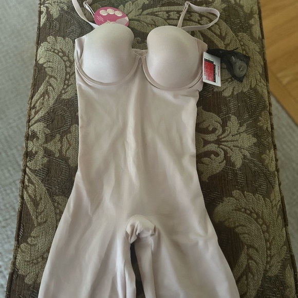 Spanx Shape wear - strapless mid-thigh bodysuit / beige